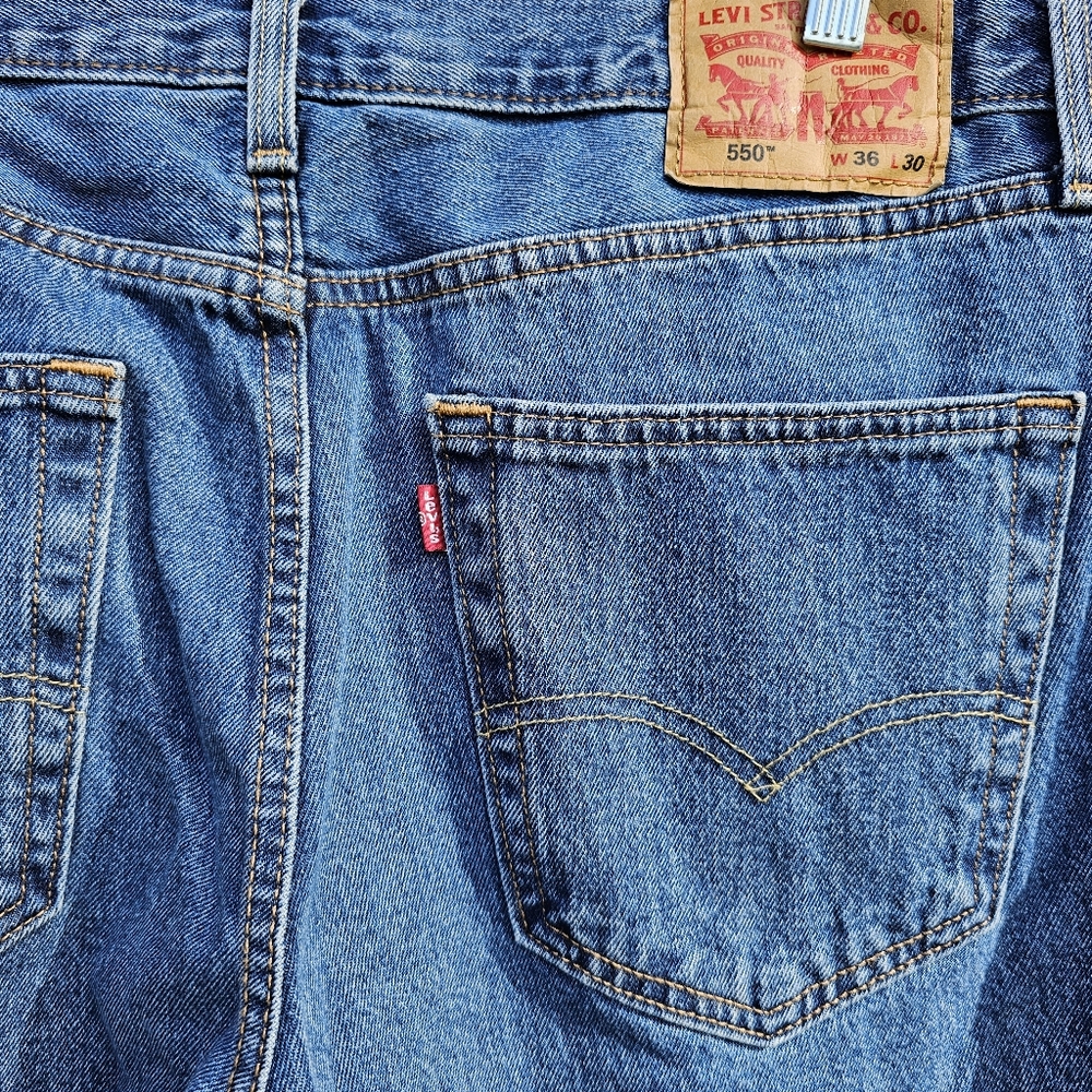 Levi's 550 Relaxed Fit Jeans, 36 x 30 - Picture 4 of 9